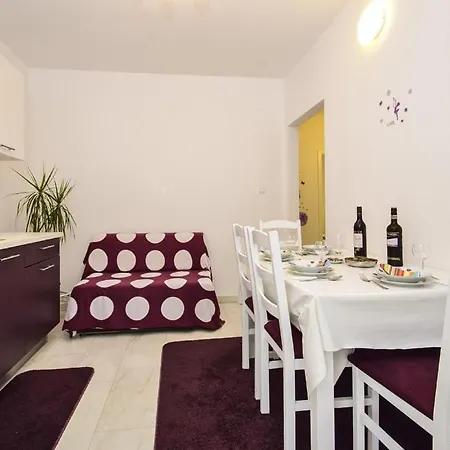 In With Balcony, Air Conditioning, Wifi, Washing Machine 685-1 * Zaton (Zadar)