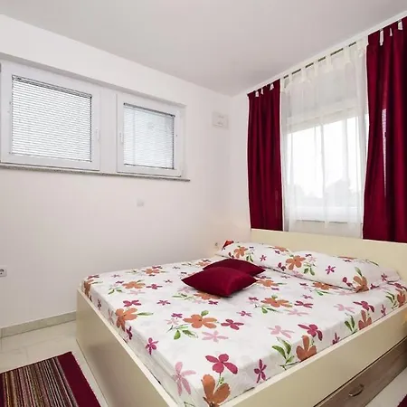 Appartamento In With Balcony, Air Conditioning, Wifi, Washing Machine 685-1