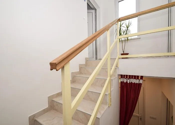 In With Balcony, Air Conditioning, Wifi, Washing Machine 685-1 شقة *