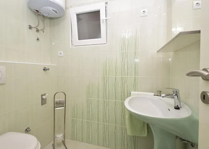 In With Balcony, Air Conditioning, Wifi, Washing Machine 685-1 * زاتون