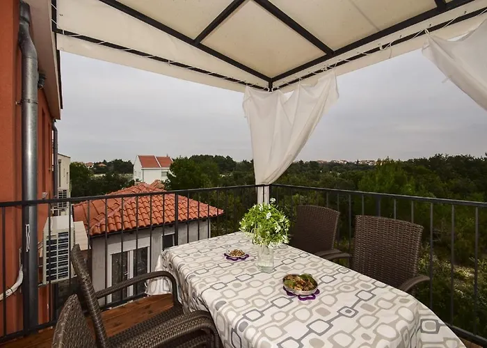 شقة In With Balcony, Air Conditioning, Wifi, Washing Machine 685-1 *